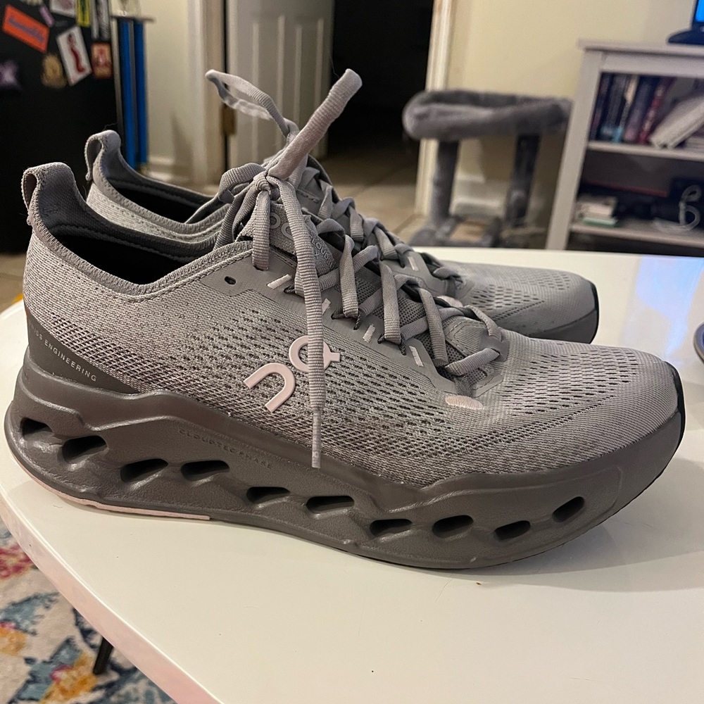 ON Running 10.5 Women’s Gray Athletic Shoes